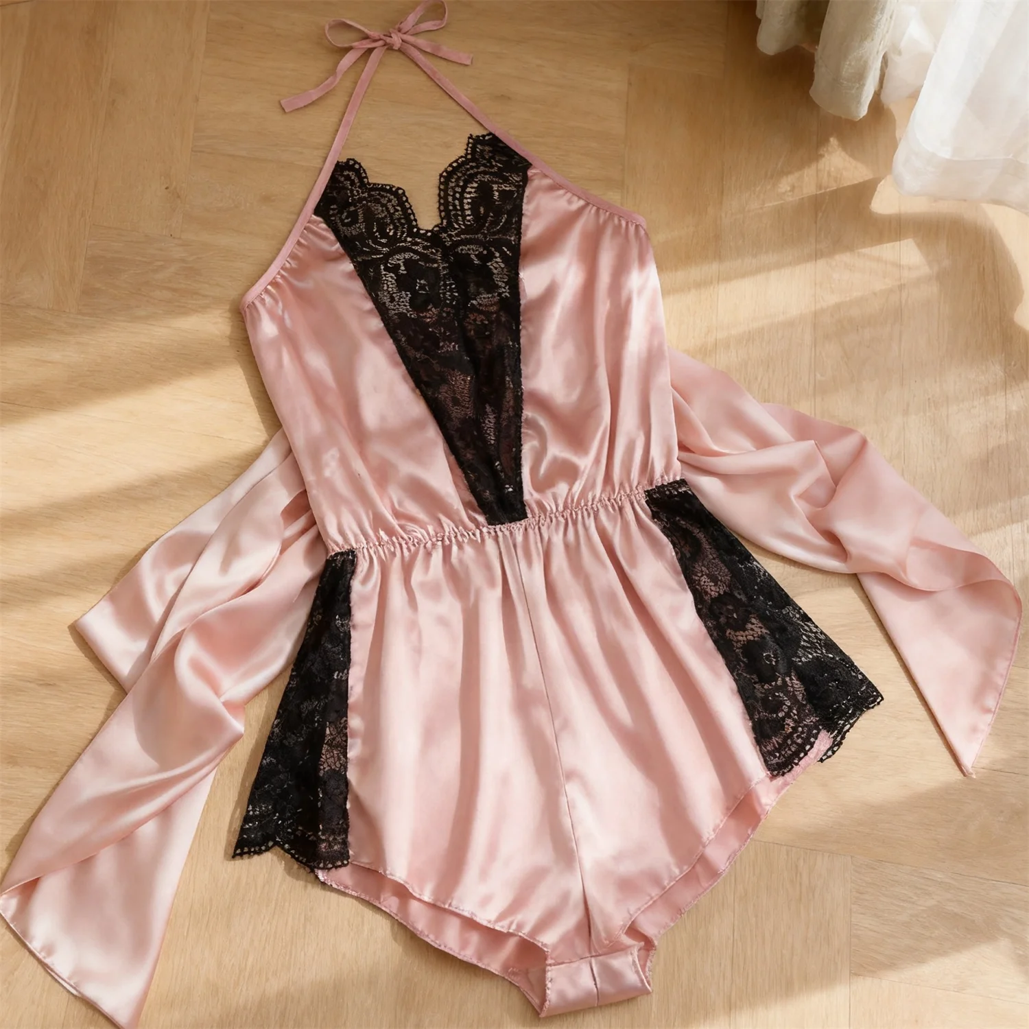 Cross-border supply of European and American foreign trade women's one-piece halter-neck lace-up pinkwholesale from manufacturer
Cross-border supply of European and American foreign trade women's one-piece halter-neck lace-up pinkwholesale from manufacturer