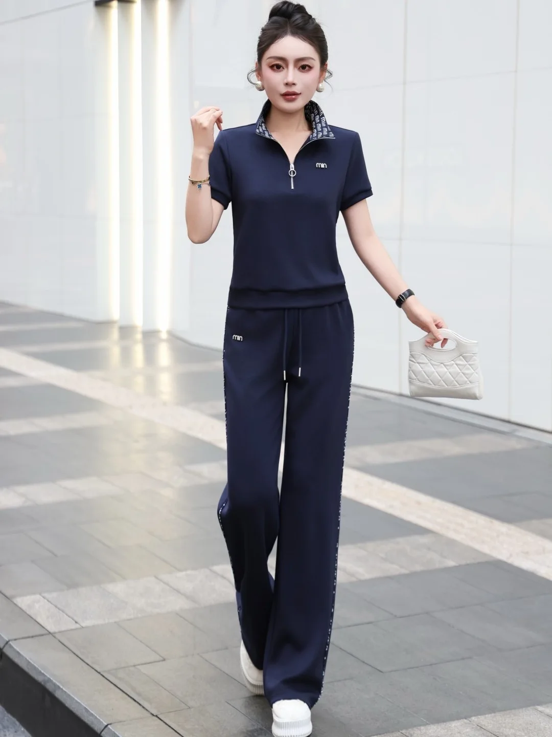 Fashionable Color Block Letter Sporty Casual Two-Piece Set High Waist Long Pants Short Sleeve Top Quality Cotton Summer Outfit
Fashionable Color Block Letter Sporty Casual Two-Piece Set High Waist Long Pants Short Sleeve Top Quality Cotton Summer Outfit