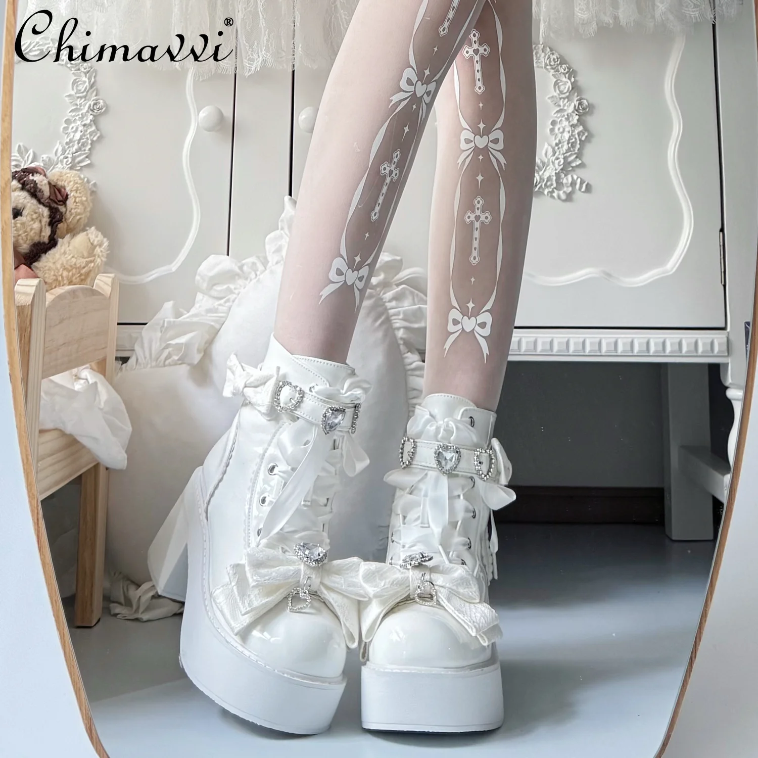 Original Mine Short Boots Mass-Produced Japanese Sweet Bow Heavy Embellished Versatile Elegant Lolita Patent Leather Shoes
Original Mine Short Boots Mass-Produced Japanese Sweet Bow Heavy Embellished Versatile Elegant Lolita Patent Leather Shoes