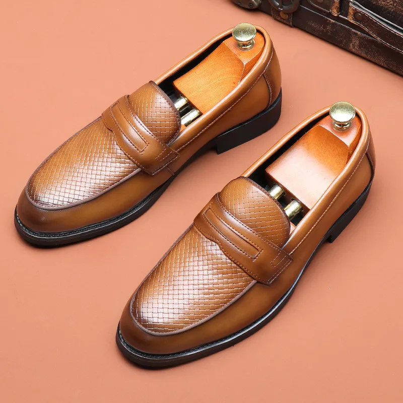 Новая модная мужская обувь, кожаные мужские модельные туфли, роскошные мужские деловые оксфорды, официальная обувь, классическая мужская обувь для джентльменов 
Новая модная мужская обувь, кожаные мужские модельные туфли, роскошные мужские деловые оксфорды, официальная обувь, классическая мужская обувь для джентльменов