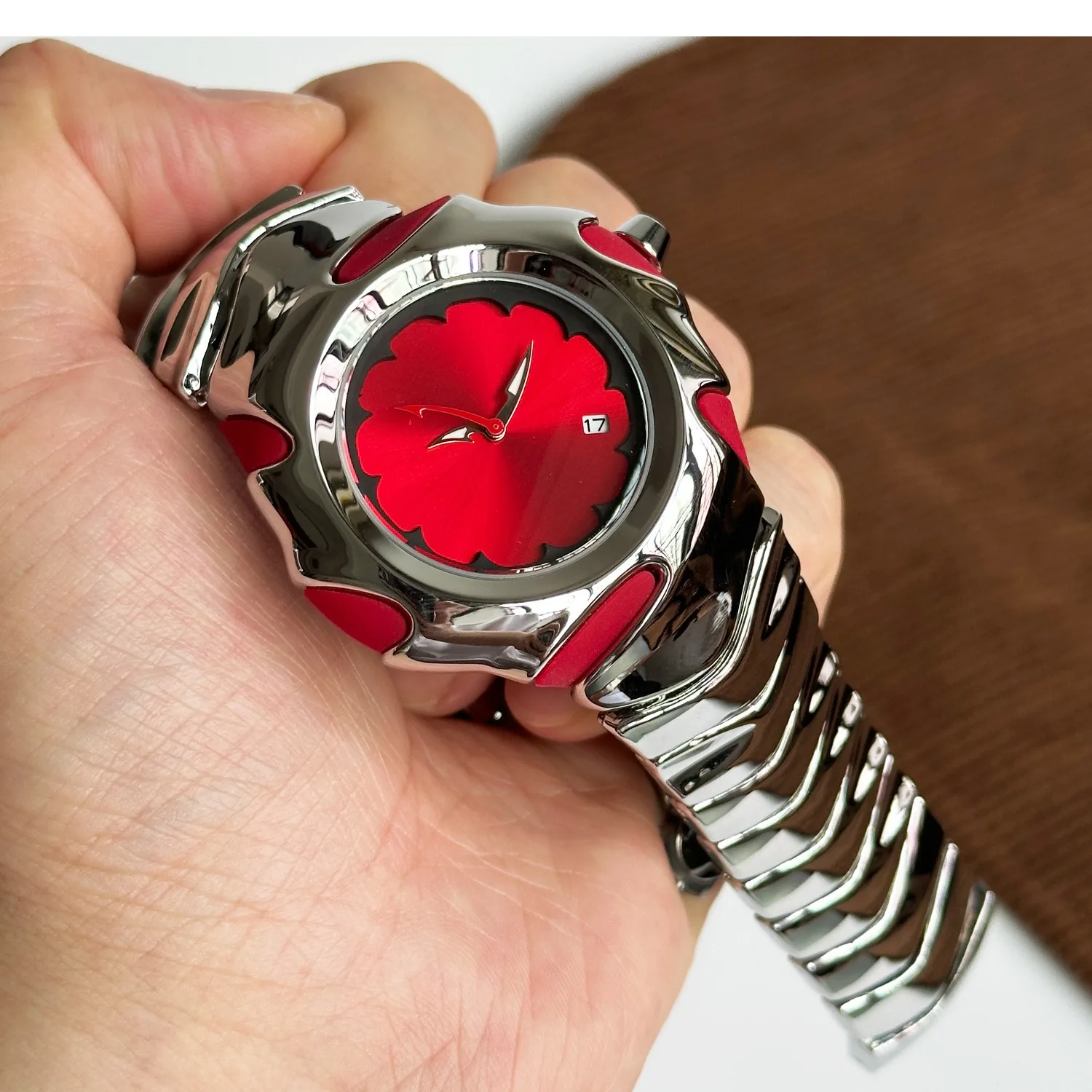 Y2k Design Red Quartz Watch Men Dpecial Blade Personalize High Quality Creative Black Medieval Old Steel Unique Men AAA Clock
Y2k Design Red Quartz Watch Men Dpecial Blade Personalize High Quality Creative Black Medieval Old Steel Unique Men AAA Clock