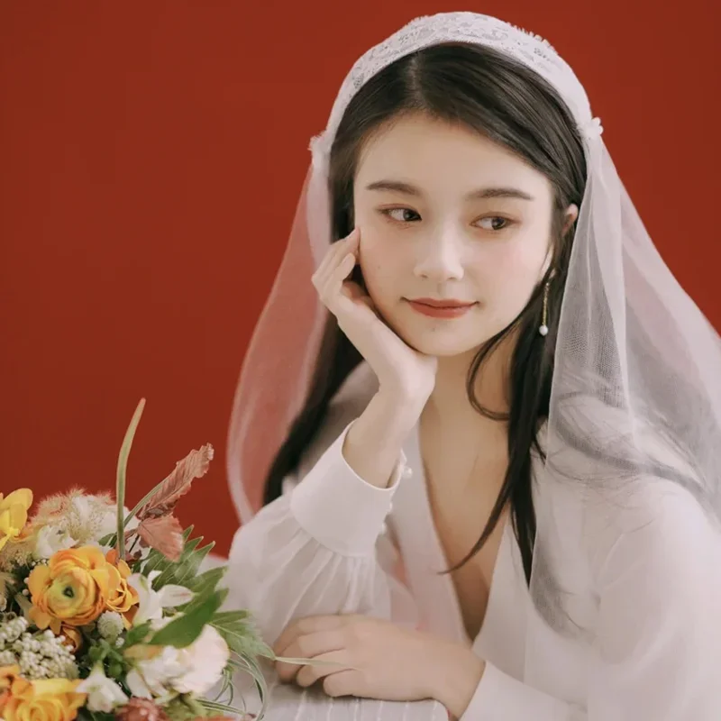 New retro veil lace Baotou veil short double layer female white photo studio photo styling headwear
New retro veil lace Baotou veil short double layer female white photo studio photo styling headwear