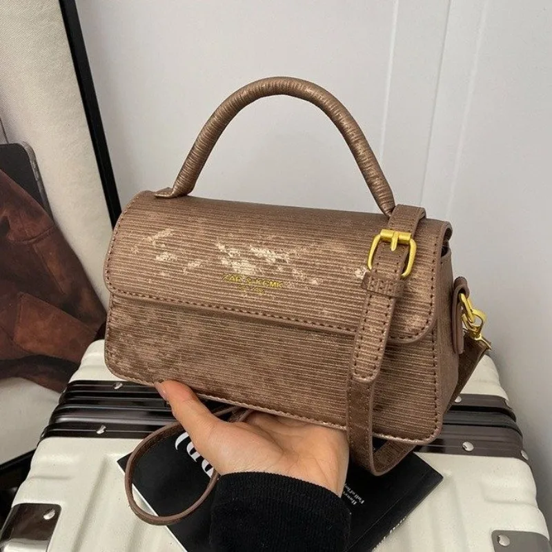 Fashionable Vintage Diaper Bag Women Simple Designer Handbag Leather Shoulder Crossbody Purse Tote Messenger Shopper Style
Fashionable Vintage Diaper Bag Women Simple Designer Handbag Leather Shoulder Crossbody Purse Tote Messenger Shopper Style