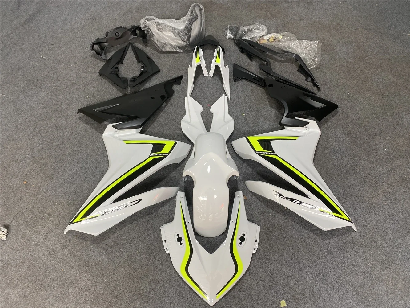 Комплект обтекателей для мотоцикла, подходит для CBR500RR 2019 2020 2021 лет CBR500R 19-21, обтекатель белого и желтого цветов
Комплект обтекателей для мотоцикла, подходит для CBR500RR 2019 2020 2021 лет CBR500R 19-21, обтекатель белого и желтого цветов