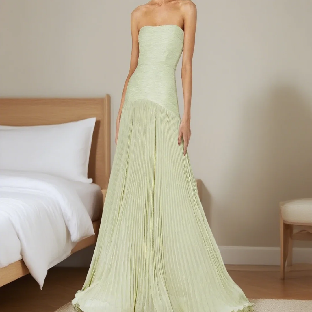 Customized Classic A-line Silk Delicate Strapless Floor-length Evening Dress for Ladies Suitable for Formal Occasions
Customized Classic A-line Silk Delicate Strapless Floor-length Evening Dress for Ladies Suitable for Formal Occasions