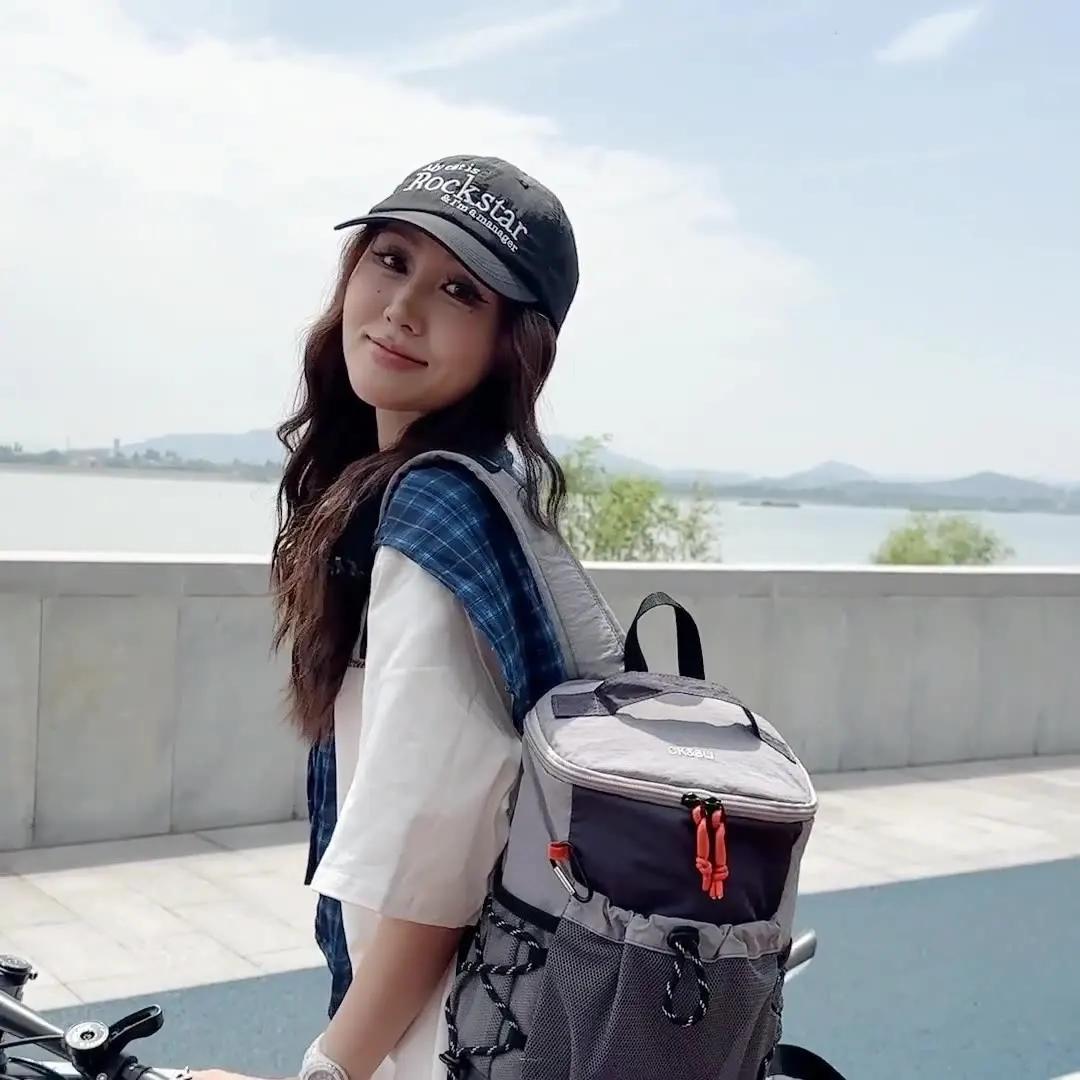 Спортивный рюкзак на открытом воздухе с двойными отделениями, большой вместительный рюкзак для путешествий, кемпинга и отдыха, мужской и женский универсальный рюкзак, новый 
Спортивный рюкзак на открытом воздухе с двойными отделениями, большой вместительный рюкзак для путешествий, кемпинга и отдыха, мужской и женский универсальный рюкзак, новый