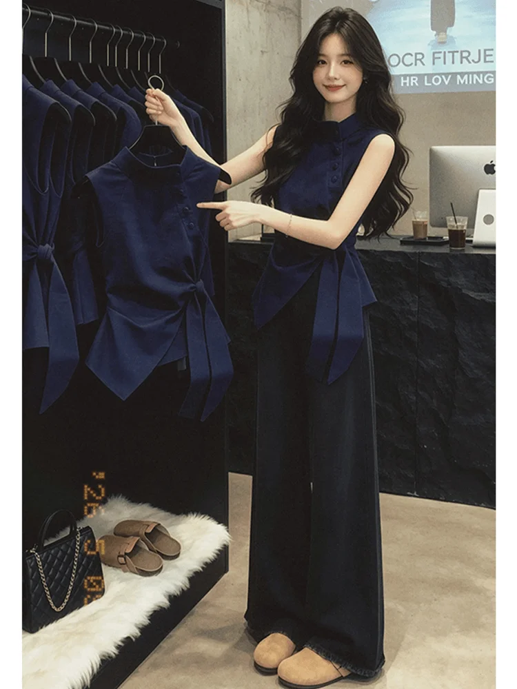 Elegant Blue Shirt Women's Sleeveless Button-Up Stand Collar Waist-Cinched Belted Summer New Style Casual Slim-Fit Top
Elegant Blue Shirt Women's Sleeveless Button-Up Stand Collar Waist-Cinched Belted Summer New Style Casual Slim-Fit Top
