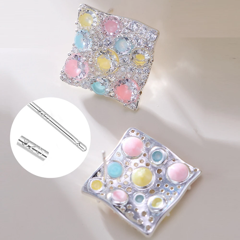Fashion Zirconium Colored Rhombus-Shaped Stud Earrings for Women Exquisite Shiny Geometric Ear Stud Earrings Jewelry Accessories
Fashion Zirconium Colored Rhombus-Shaped Stud Earrings for Women Exquisite Shiny Geometric Ear Stud Earrings Jewelry Accessories
