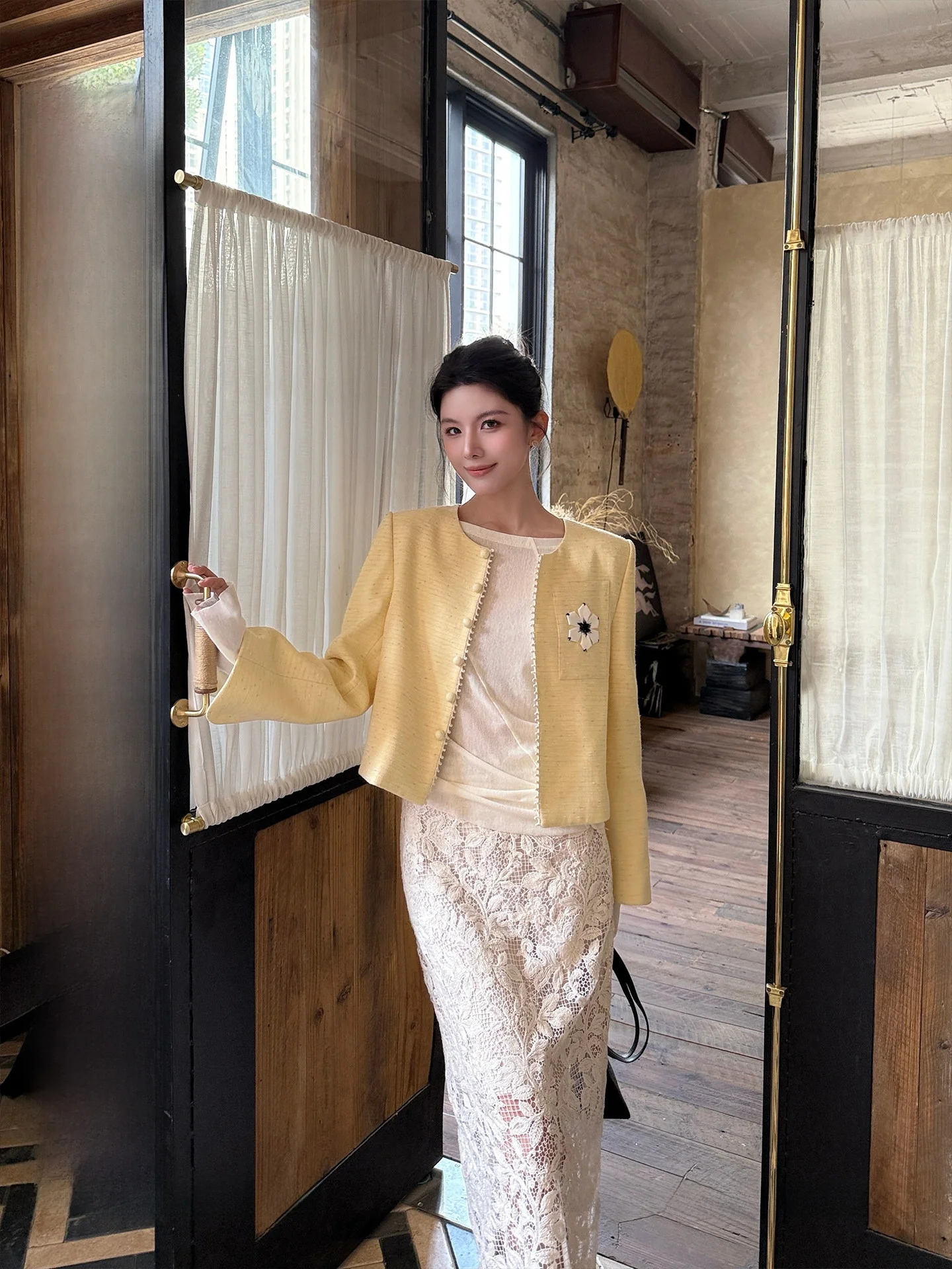 Elegant Short Outerwear Women's Spring New Style Floral 3D Decoration Fragrant Style Jacket Polyester Fiber Standard Fit
Elegant Short Outerwear Women's Spring New Style Floral 3D Decoration Fragrant Style Jacket Polyester Fiber Standard Fit