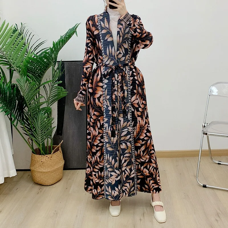 2024 Summer New Women's Middle East Long Windbreaker Coat Cardigan Folded Gradient Print Floor Mopping Robe
2024 Summer New Women's Middle East Long Windbreaker Coat Cardigan Folded Gradient Print Floor Mopping Robe