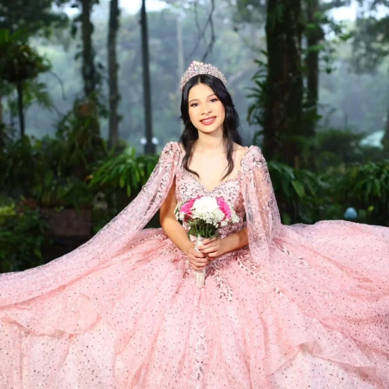 Блестящее розовое платье Quinceanera с открытыми плечами по индивидуальному заказу, многослойное платье с блестками и аппликацией из кристаллов, платья de 15, Quinceanera
Блестящее розовое платье Quinceanera с открытыми плечами по индивидуальному заказу, многослойное платье с блестками и аппликацией из кристаллов, платья de 15, Quinceanera
