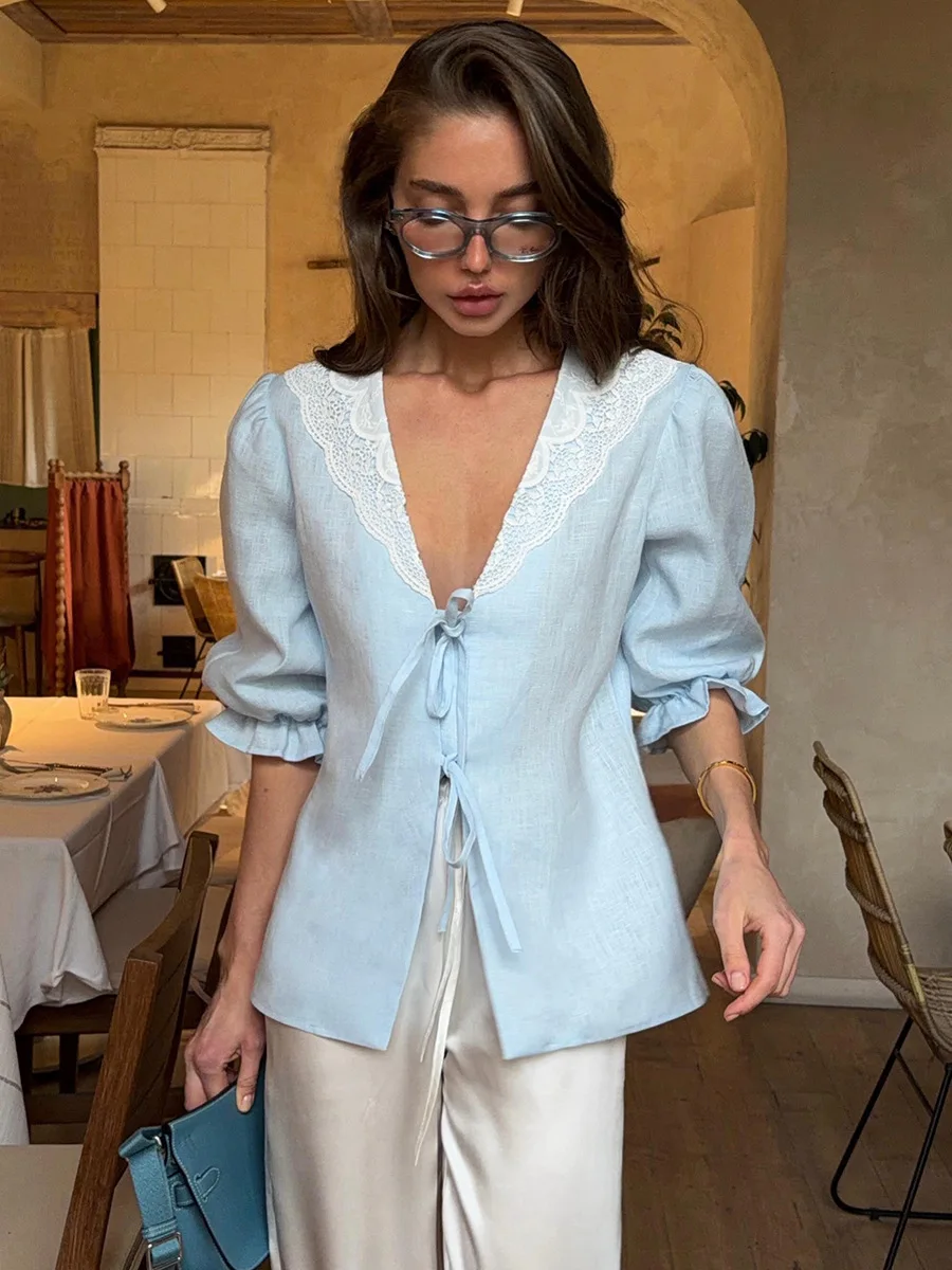 Llinar French-Style V-Neck Lace-Panel Blouse Spring Summer 2026 Tie-Front Puff-Sleeve Blouse Cotton Commuter Blouse for Women
Llinar French-Style V-Neck Lace-Panel Blouse Spring Summer 2026 Tie-Front Puff-Sleeve Blouse Cotton Commuter Blouse for Women