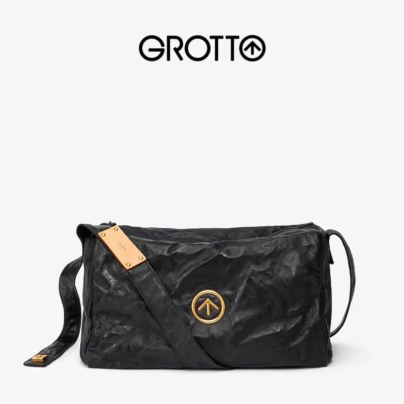 Non gendered black stone bag genuine leather large capacity versatile shoulder crossbody bag
Non gendered black stone bag genuine leather large capacity versatile shoulder crossbody bag