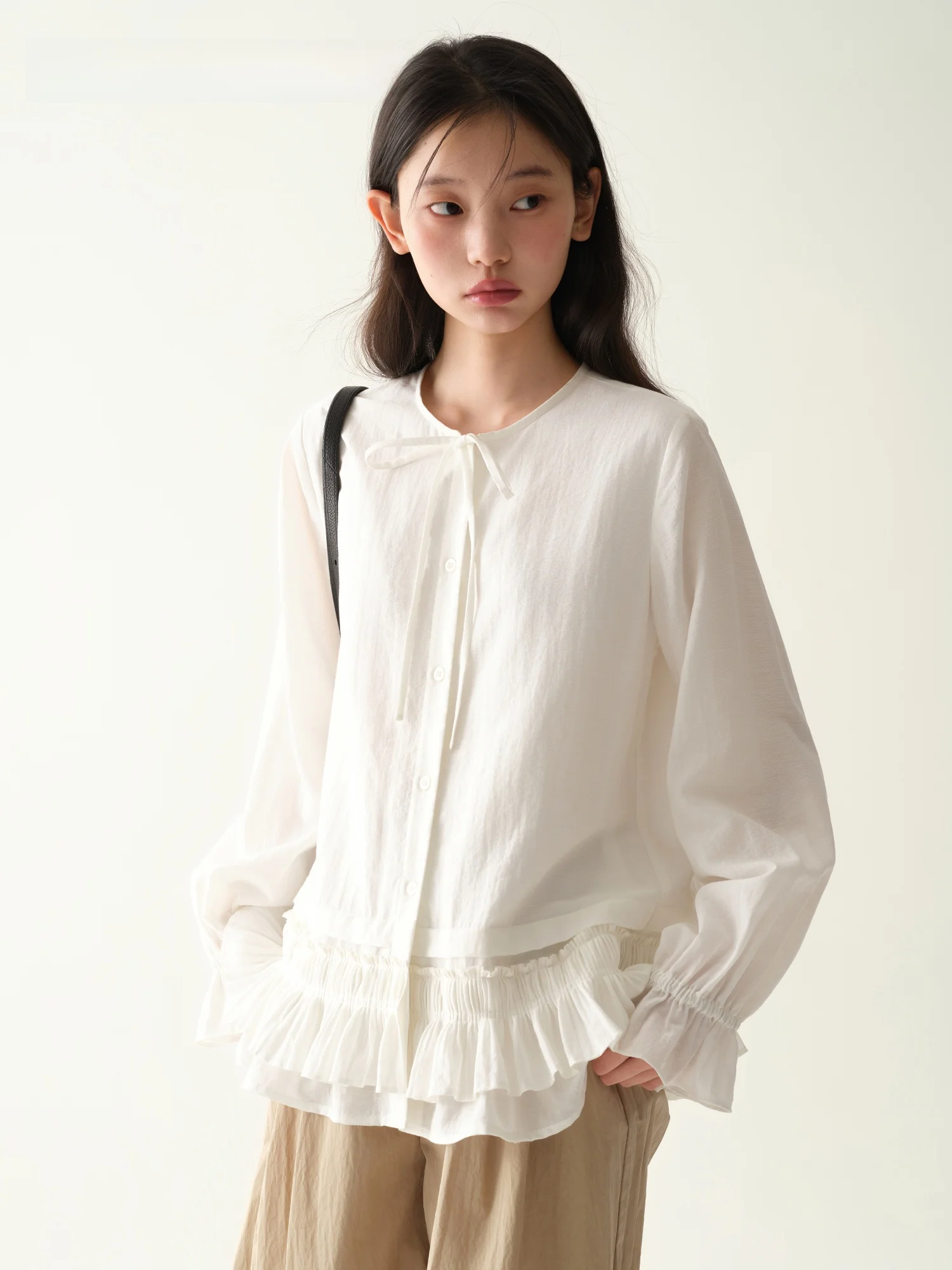 Babymoon Spring Fashion White Long Sleeve Shirt Women's Beautiful Pleated Design Loose Fit round Neck Button up Casual Top
Babymoon Spring Fashion White Long Sleeve Shirt Women's Beautiful Pleated Design Loose Fit round Neck Button up Casual Top