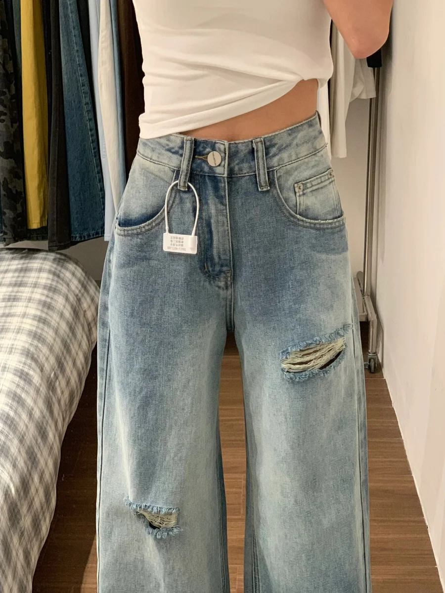 Ripped Jeans Woman Embroidery Floral Pattern Print Art Decoration Unique Aesthetic Trendy Stylish Sweet Cute Tassels Rivet Bead
Ripped Jeans Woman Embroidery Floral Pattern Print Art Decoration Unique Aesthetic Trendy Stylish Sweet Cute Tassels Rivet Bead