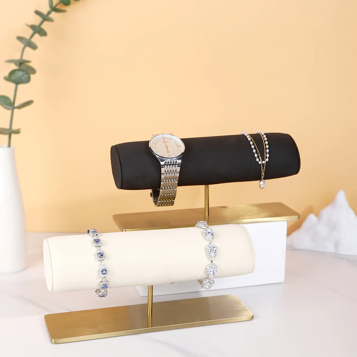 1 шт. металлическая подставка для браслетов с бархатным покрытием, специальная подставка для прямых трансляций, коротких видео, для хранения женских украшений
1 шт. металлическая подставка для браслетов с бархатным покрытием, специальная подставка для прямых трансляций, коротких видео, для хранения женских украшений