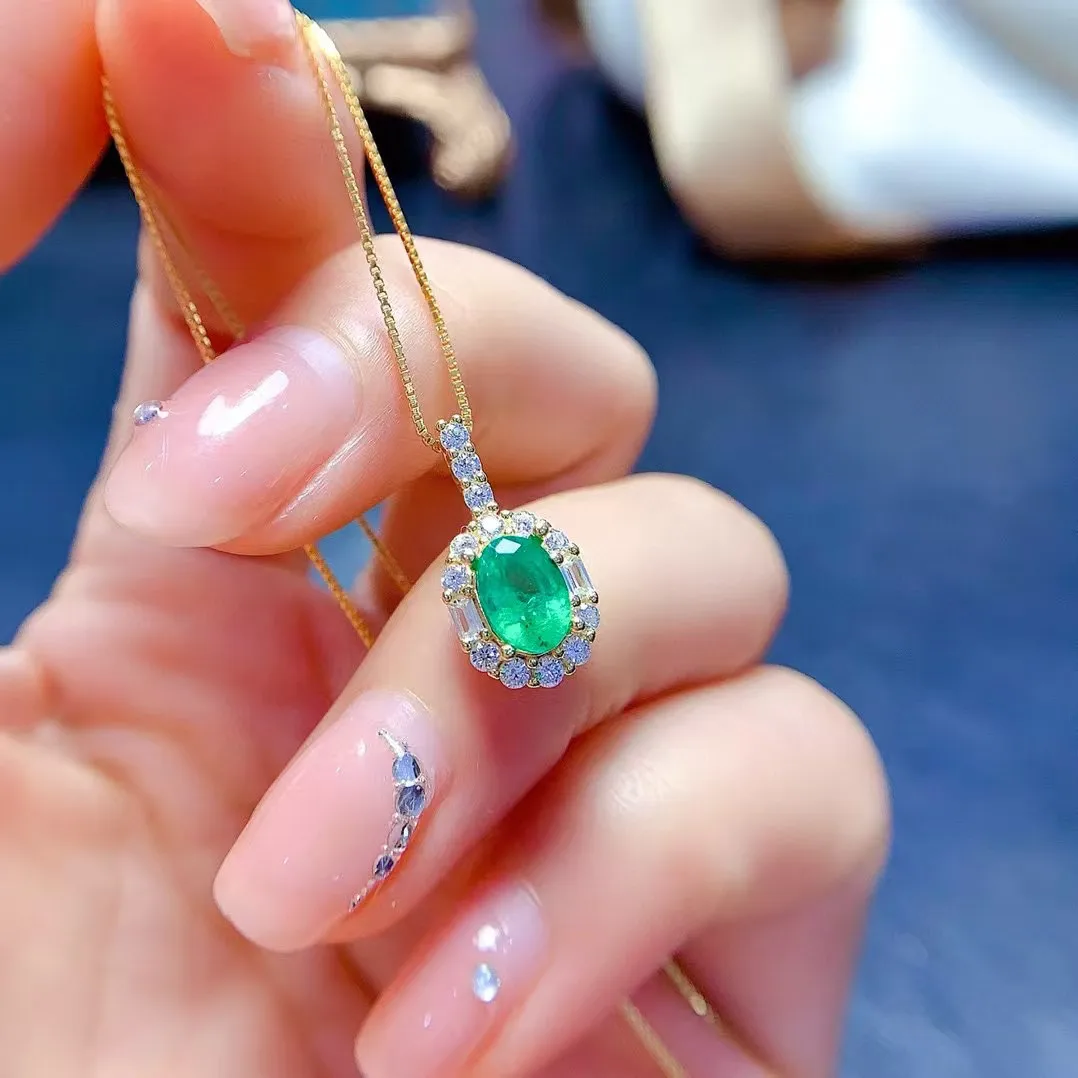 Classic Design Natural Emerald Pendant 5*7mm S925 Sterling Silver Luster Green Gem Holiday Gift for Ladies
Classic Design Natural Emerald Pendant 5*7mm S925 Sterling Silver Luster Green Gem Holiday Gift for Ladies