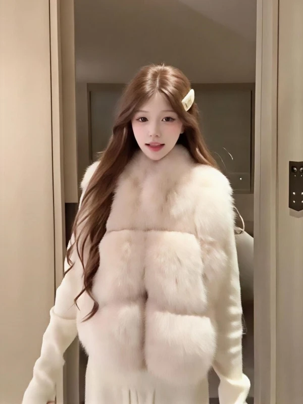 Молодежный короткий меховой жилет в корейском стиле с воротником-стойкой, теплый, плюшевый, женская верхняя одежда, зимняя куртка, новая мода 2025 года
Молодежный короткий меховой жилет в корейском стиле с воротником-стойкой, теплый, плюшевый, женская верхняя одежда, зимняя куртка, новая мода 2025 года