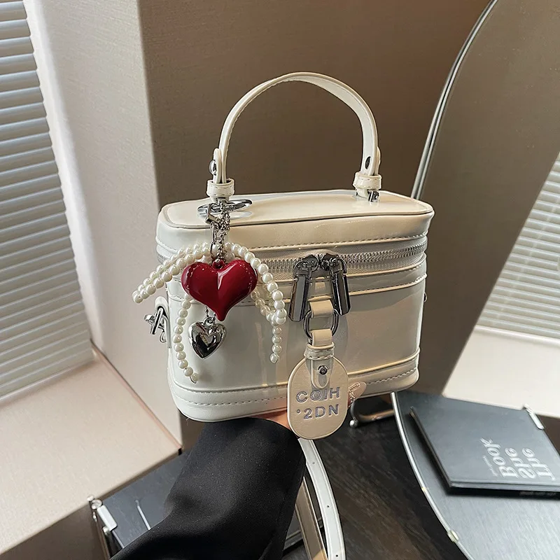 Luxury 2025 Convertible Cube Bag Women Vintage Reissue Pebbled Leather Euro-Chic Artisanal Multi-Scene Essentials
Luxury 2025 Convertible Cube Bag Women Vintage Reissue Pebbled Leather Euro-Chic Artisanal Multi-Scene Essentials