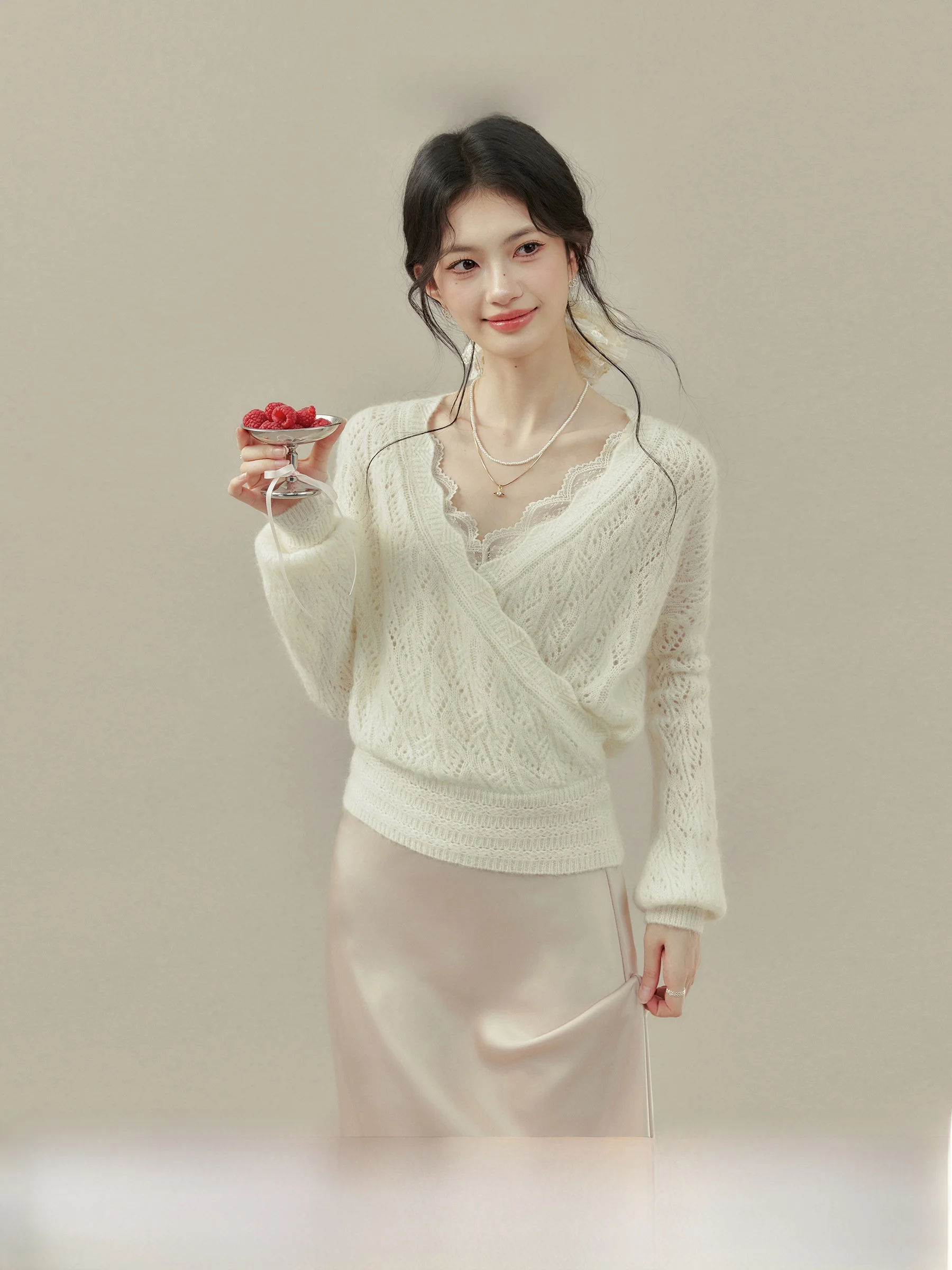 Crossbody Long Sleeve V-Neck Women's Slim Fit Knitted Base Shirt Autumn Fashionable Casual Wear Spring Wild Tour by Wang Xue
Crossbody Long Sleeve V-Neck Women's Slim Fit Knitted Base Shirt Autumn Fashionable Casual Wear Spring Wild Tour by Wang Xue