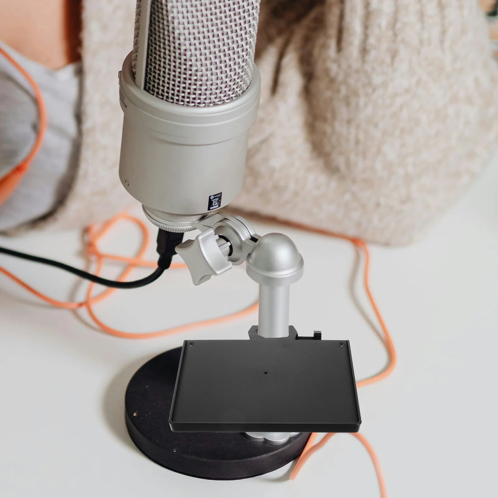 Sound Card Tray Plastic Microphone Stand Tray Sleek Minimalist Design Music Stand Accessory for Recording Broadcast
Sound Card Tray Plastic Microphone Stand Tray Sleek Minimalist Design Music Stand Accessory for Recording Broadcast