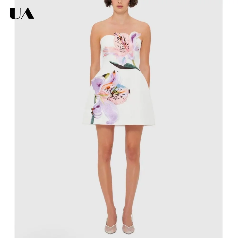 Fashionable Embroidery Mini Prom Dress for Woman Elegant Fit-and-flare Strapless Short Dress Trendy Sleeveless Zipped Party Gown
Fashionable Embroidery Mini Prom Dress for Woman Elegant Fit-and-flare Strapless Short Dress Trendy Sleeveless Zipped Party Gown