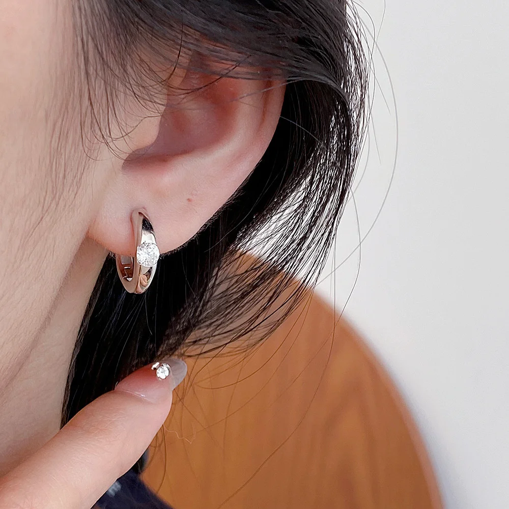 Женские простые серьги-кольца из стерлингового серебра 925 пробы с микроинкрустацией цирконом, нишевые геометрические аксессуары для ушей
Женские простые серьги-кольца из стерлингового серебра 925 пробы с микроинкрустацией цирконом, нишевые геометрические аксессуары для ушей