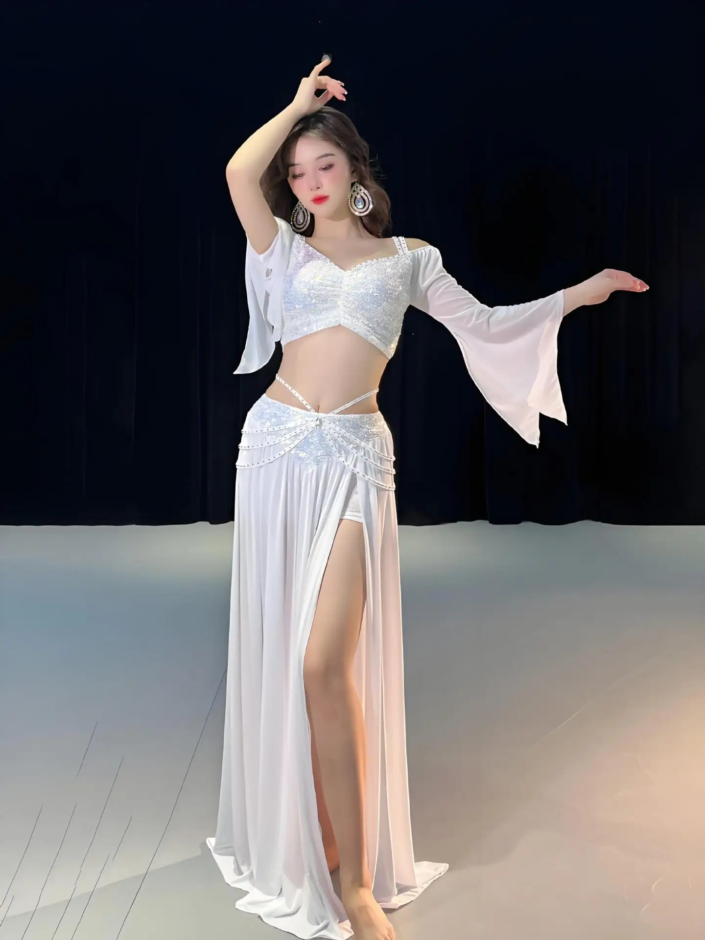Belly Dance Costume Set Suit Outfit Top and Skirt Sequin Spring Mesh For Adult Women Stage Performance Personal Practice Clothes
Belly Dance Costume Set Suit Outfit Top and Skirt Sequin Spring Mesh For Adult Women Stage Performance Personal Practice Clothes