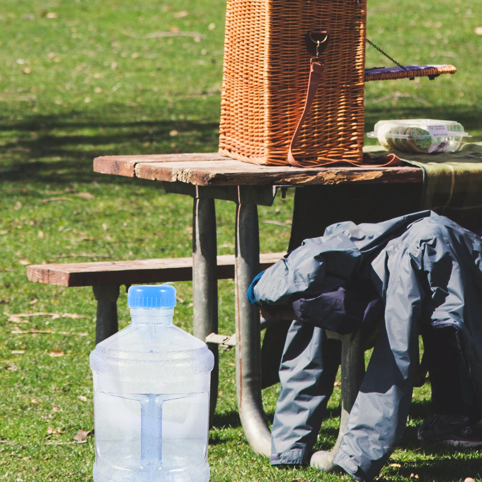 3L Portable Outdoor Camping Mineral Water Bottle Storage Container Outdoor Water Bottle Thick Jug Handle Design
3L Portable Outdoor Camping Mineral Water Bottle Storage Container Outdoor Water Bottle Thick Jug Handle Design