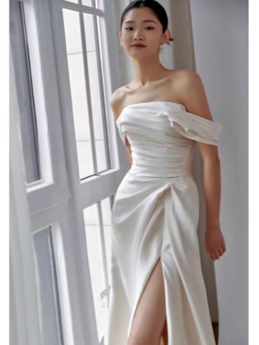 White Satin One-oulder Slit Bridal Gown Ele Evening Dr Simple Wedding Dr for omsmen And Women's Faion
White Satin One-oulder Slit Bridal Gown Ele Evening Dr Simple Wedding Dr for omsmen And Women's Faion