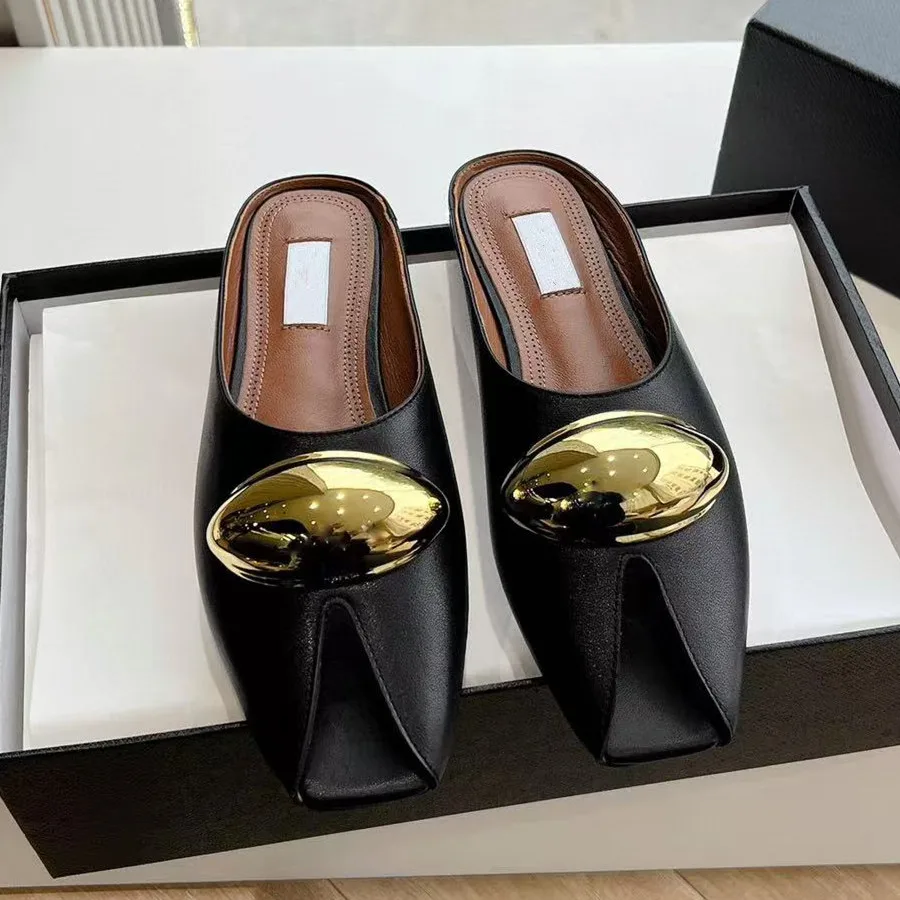 Square Head Fish Mouth Metal Buckle Flat Slippers for Women's Summer Outerwear, Large Size Show Show Sandals to Show off Style
Square Head Fish Mouth Metal Buckle Flat Slippers for Women's Summer Outerwear, Large Size Show Show Sandals to Show off Style