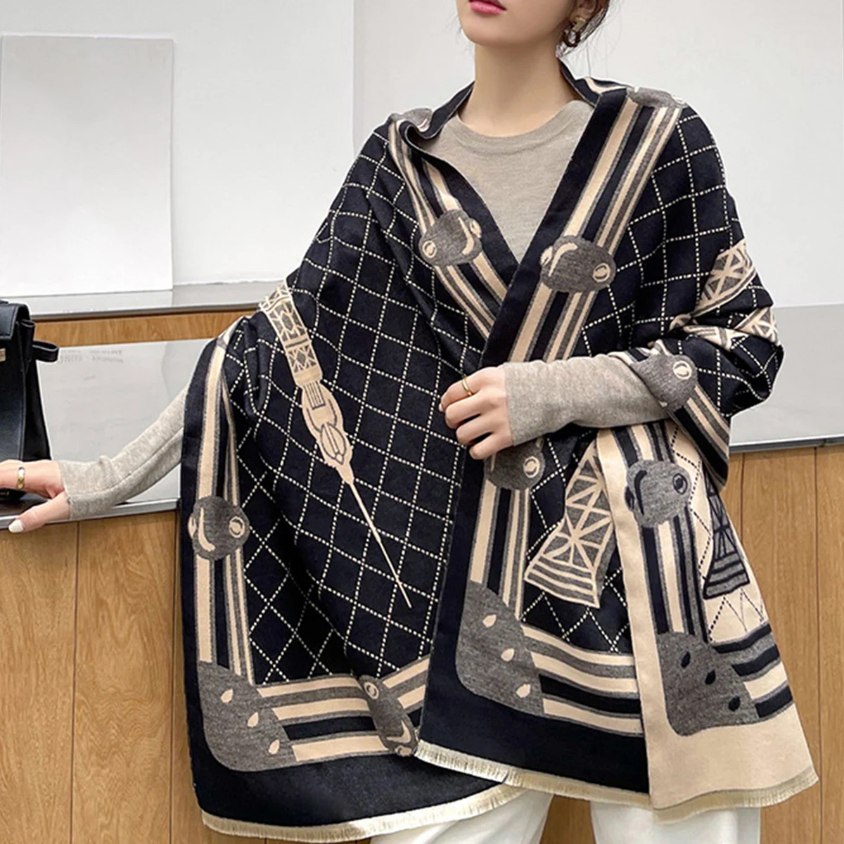 Women's Pattern Retro Fringed Jacquard Cashmere Feel Warm Soft Fashion Large Shawls and Wraps Scarf Elegant Evening Wedding Gift
Women's Pattern Retro Fringed Jacquard Cashmere Feel Warm Soft Fashion Large Shawls and Wraps Scarf Elegant Evening Wedding Gift