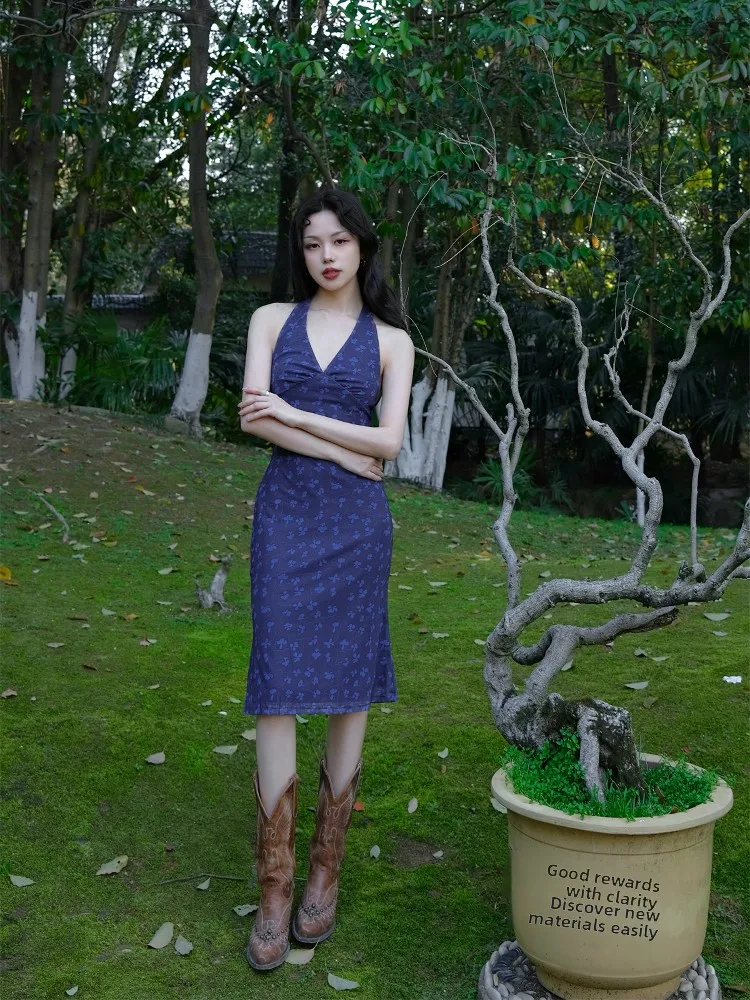 New Chinese Style White Enhancing Floral Print Grape Purple Summer Vacation Dress High Waist Midi Skirt Sleeveless V-Neck Dress
New Chinese Style White Enhancing Floral Print Grape Purple Summer Vacation Dress High Waist Midi Skirt Sleeveless V-Neck Dress