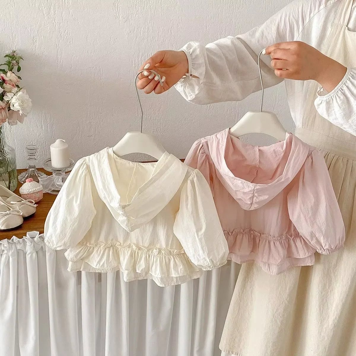 Summer Girls Lace Hooded Jacket Breathable Sunscreen Coat Cute Toddler Baby Girl Light Outerwear Kids Clothes 80-140CM
Summer Girls Lace Hooded Jacket Breathable Sunscreen Coat Cute Toddler Baby Girl Light Outerwear Kids Clothes 80-140CM