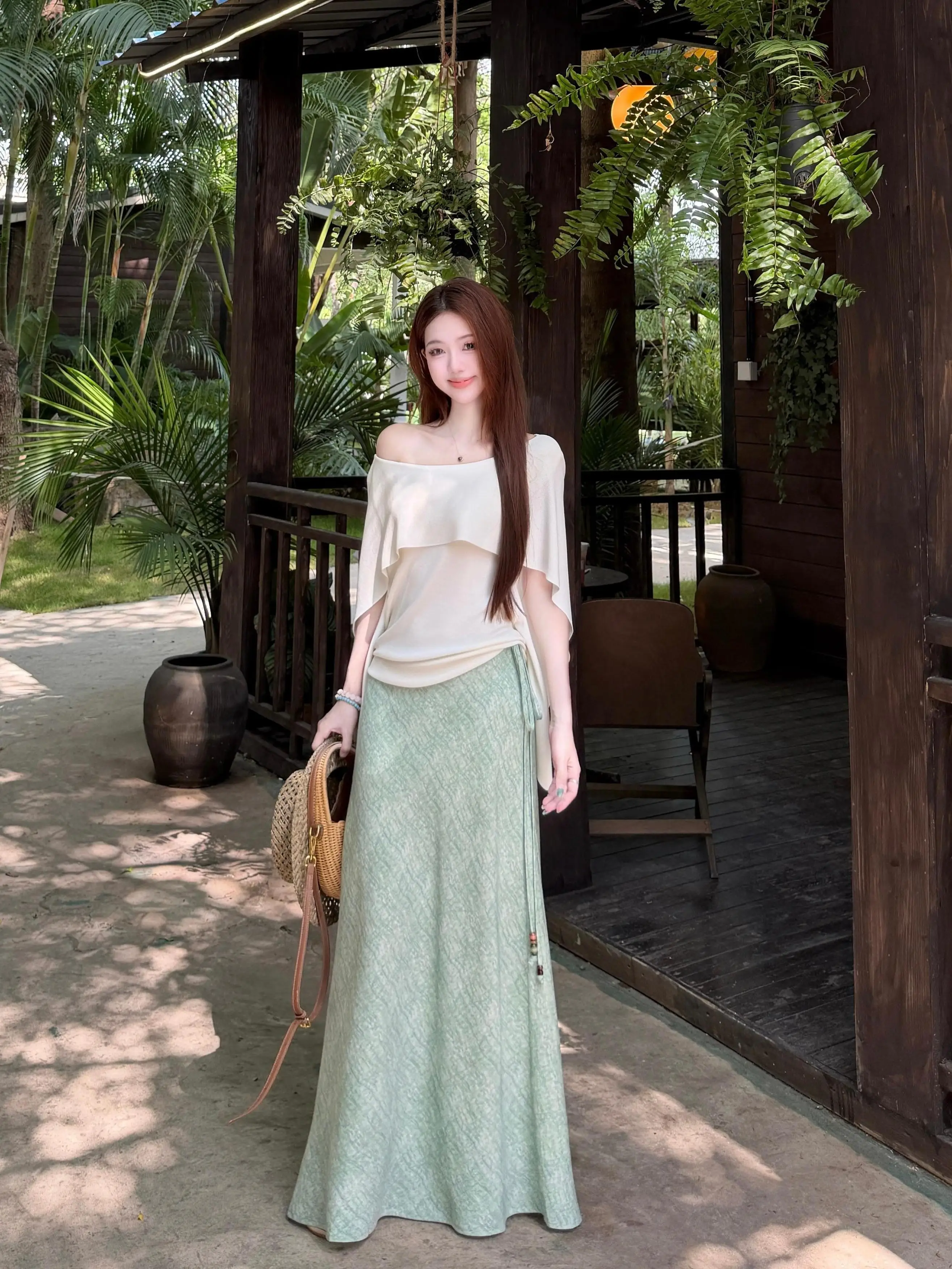 plus Size Fashionable Tie Dye Belted Halter Neck Short Sleeve Top And Midi Skirt Set Summer New Arrival Korean Style Loose Fit
plus Size Fashionable Tie Dye Belted Halter Neck Short Sleeve Top And Midi Skirt Set Summer New Arrival Korean Style Loose Fit