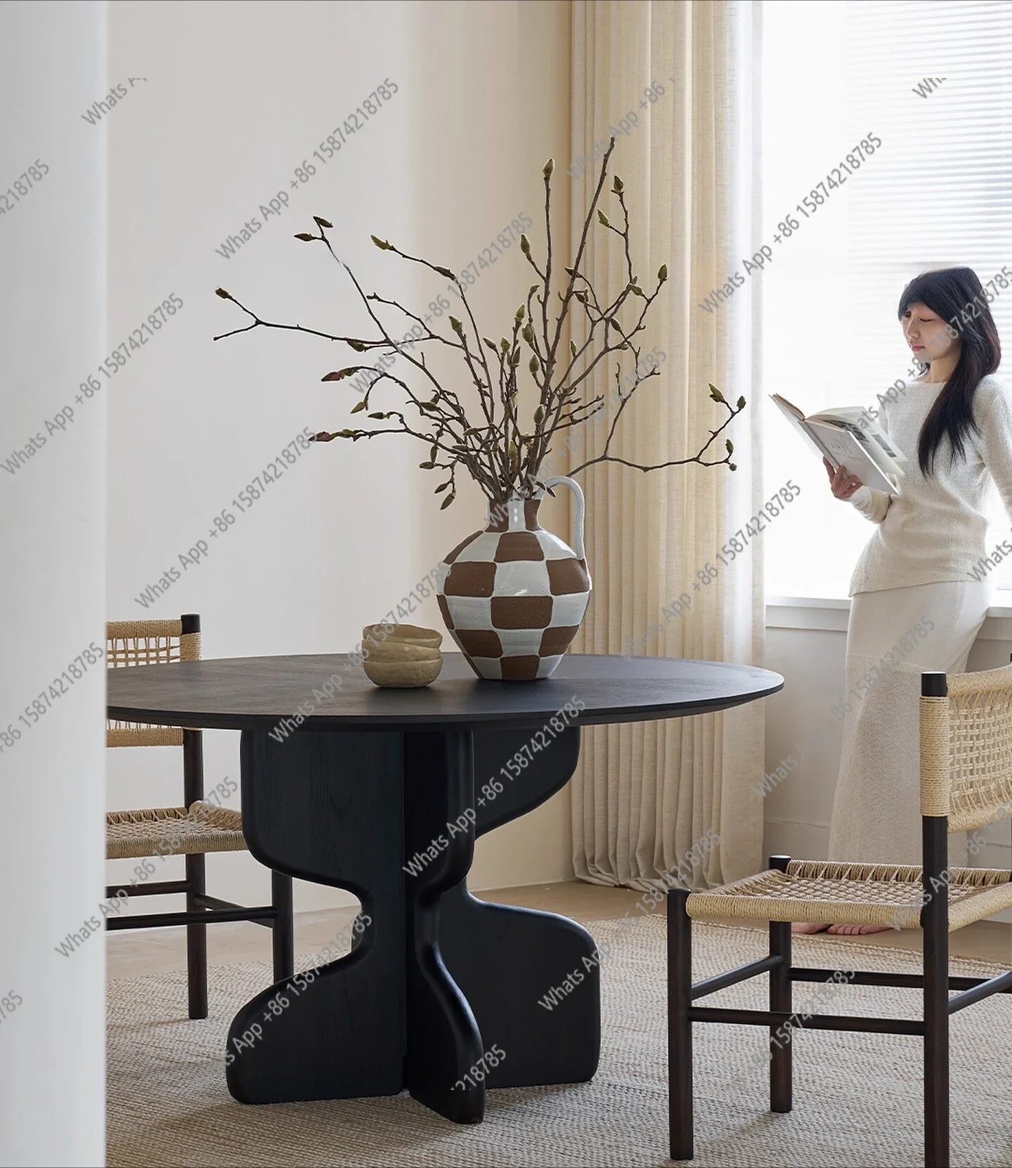 MX French Vintage Black Round Table Designer Solid Wood Round Small Apartment Round Dining Table
MX French Vintage Black Round Table Designer Solid Wood Round Small Apartment Round Dining Table