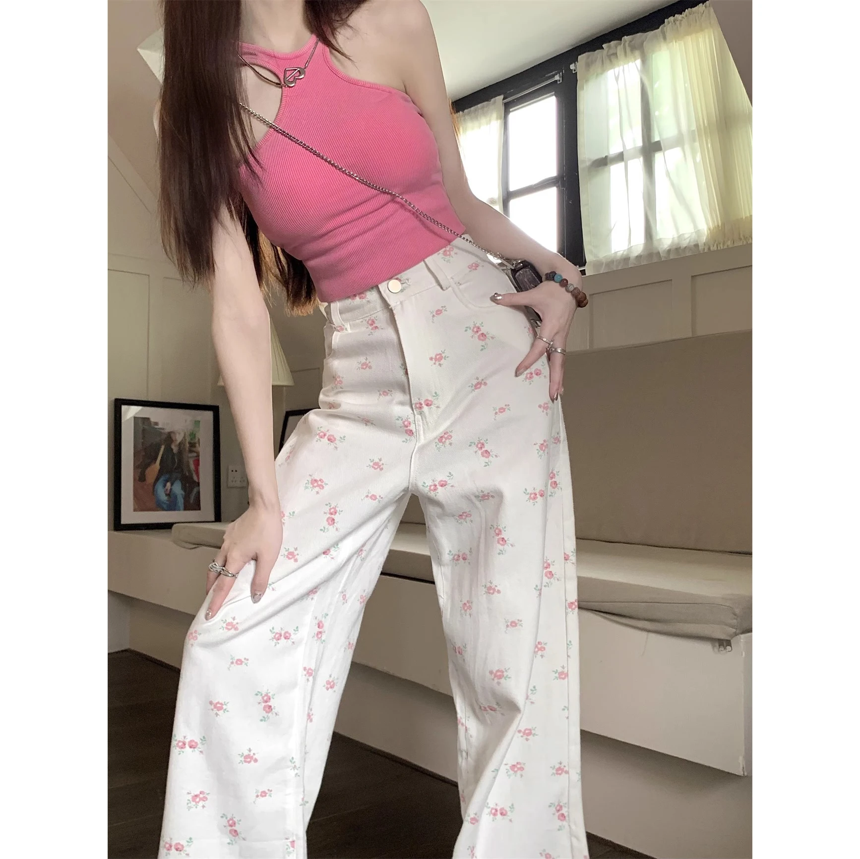 White Floral Straight-Leg Jeans for Women, Spring and Autumn, High-Waisted, Loose Fit, Slimming, Fashionable, Versatile Wide-Leg Pants
White Floral Straight-Leg Jeans for Women, Spring and Autumn, High-Waisted, Loose Fit, Slimming, Fashionable, Versatile Wide-Leg Pants