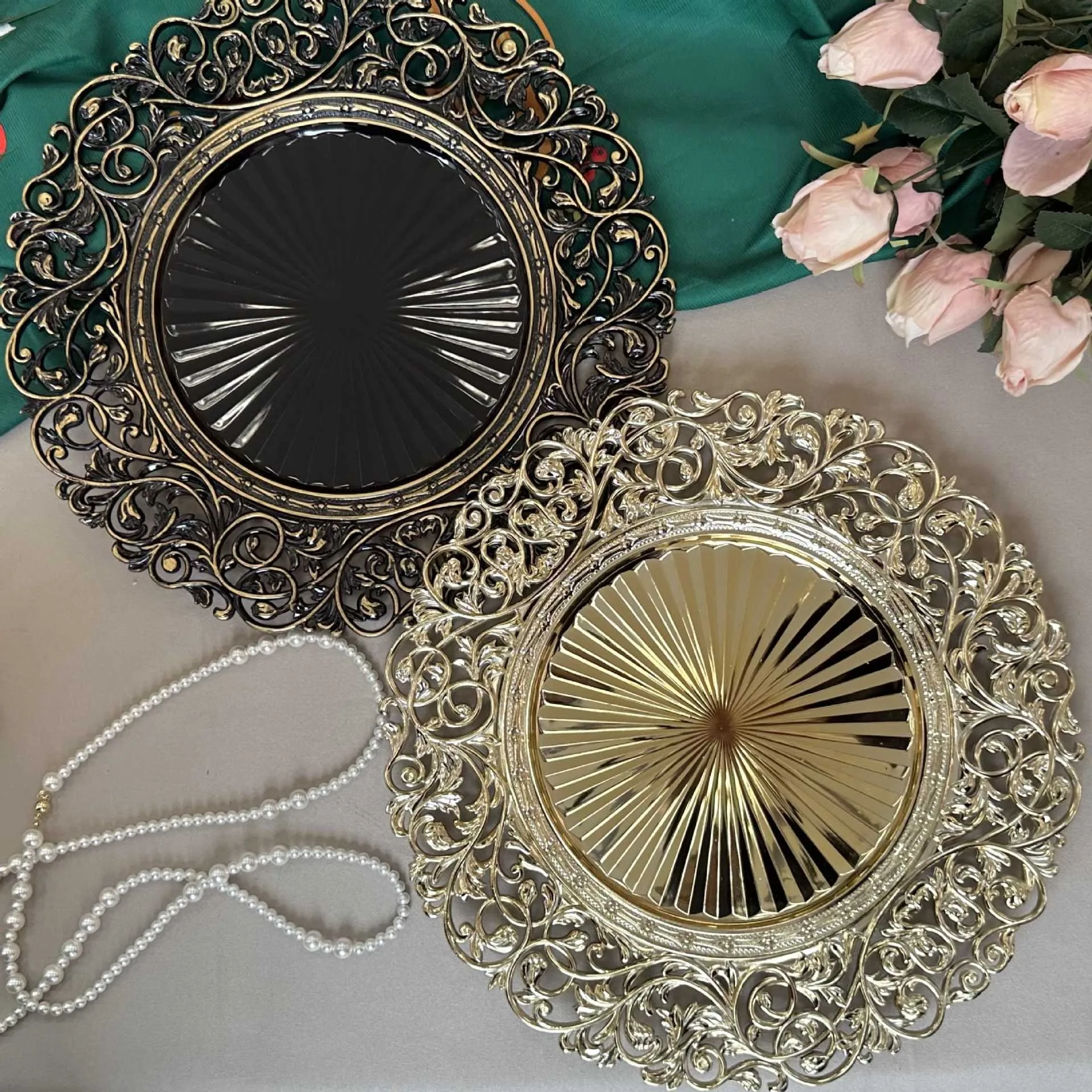 50 Pcs 13Inches Charger Plate Plastic Decorative Service Christmas Decorations
50 Pcs 13Inches Charger Plate Plastic Decorative Service Christmas Decorations