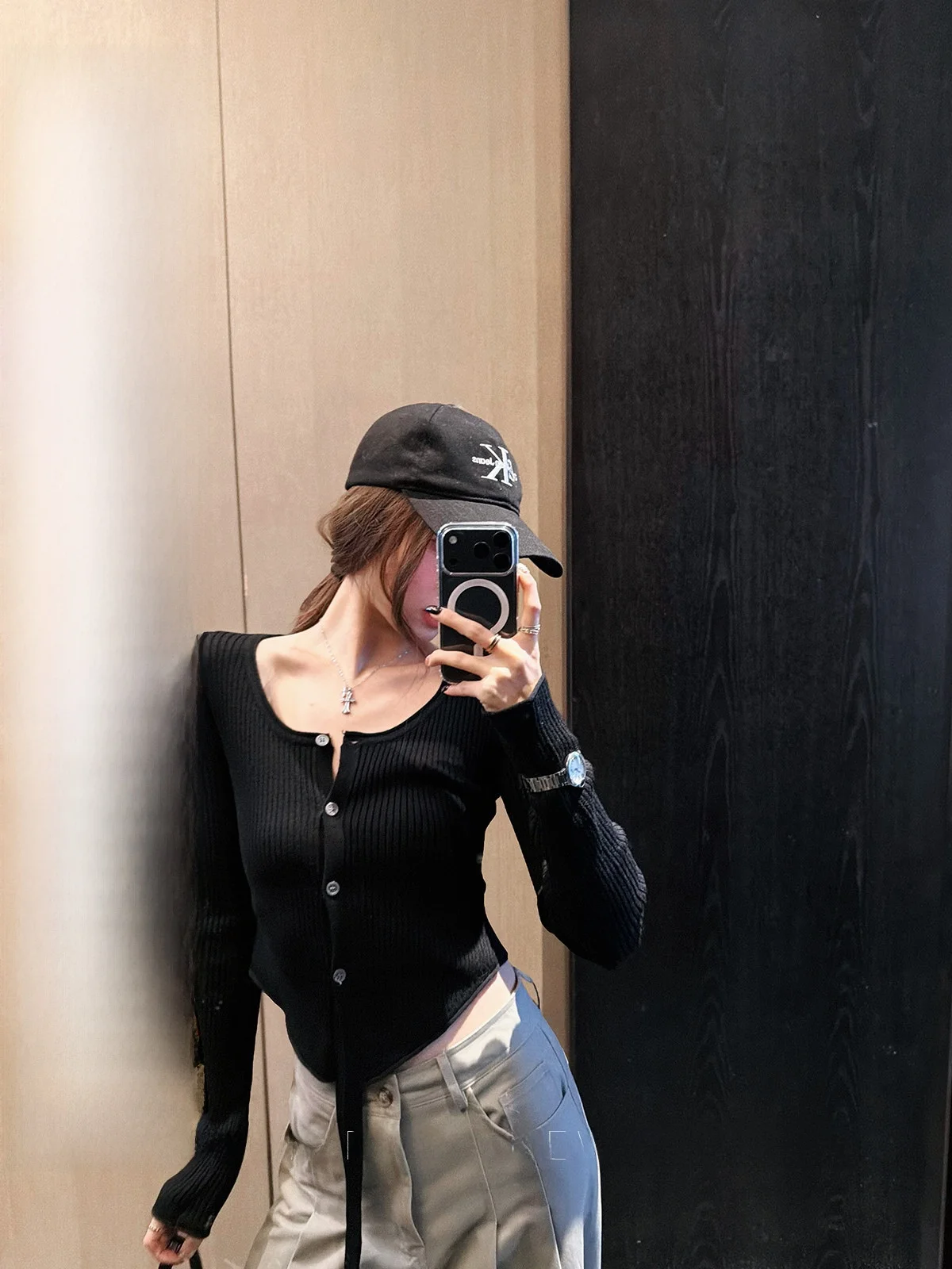 Black U-Neck Knitted Short Cardigan Women's Slim Fit Faux Fur Long Sleeve Button up Casual Style Spring Summer Autumn
Black U-Neck Knitted Short Cardigan Women's Slim Fit Faux Fur Long Sleeve Button up Casual Style Spring Summer Autumn