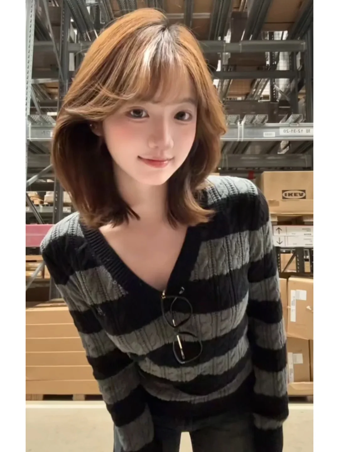 Miu Style Retro Color Block V-Neck Stripe Knitted Sweater Women's Spring Slimming Long Sleeve Top Korean Version Fitted Knitwear
Miu Style Retro Color Block V-Neck Stripe Knitted Sweater Women's Spring Slimming Long Sleeve Top Korean Version Fitted Knitwear