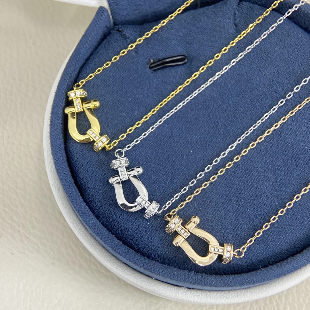 Horseshoe buckle necklace half-diamond horseshoe pendant collarbone chain Seiko
Horseshoe buckle necklace half-diamond horseshoe pendant collarbone chain Seiko
