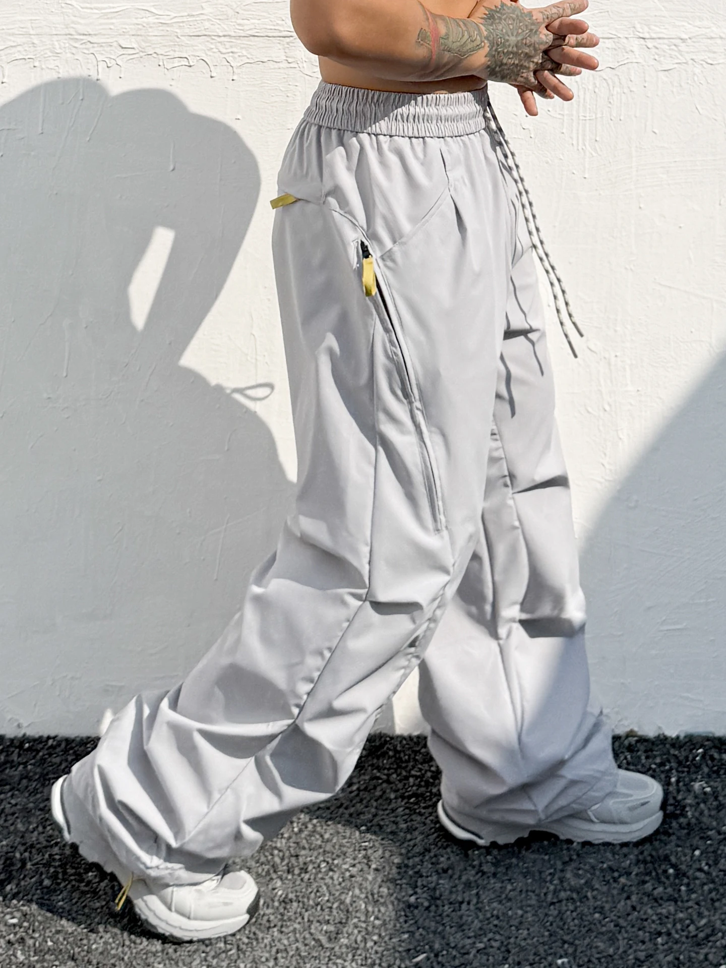 Trendy Streetwear Loose Fce Lined Straight Leg Pants Men's Casual Drapey Cuffed Versatile Daily Matched Trousers
Trendy Streetwear Loose Fce Lined Straight Leg Pants Men's Casual Drapey Cuffed Versatile Daily Matched Trousers