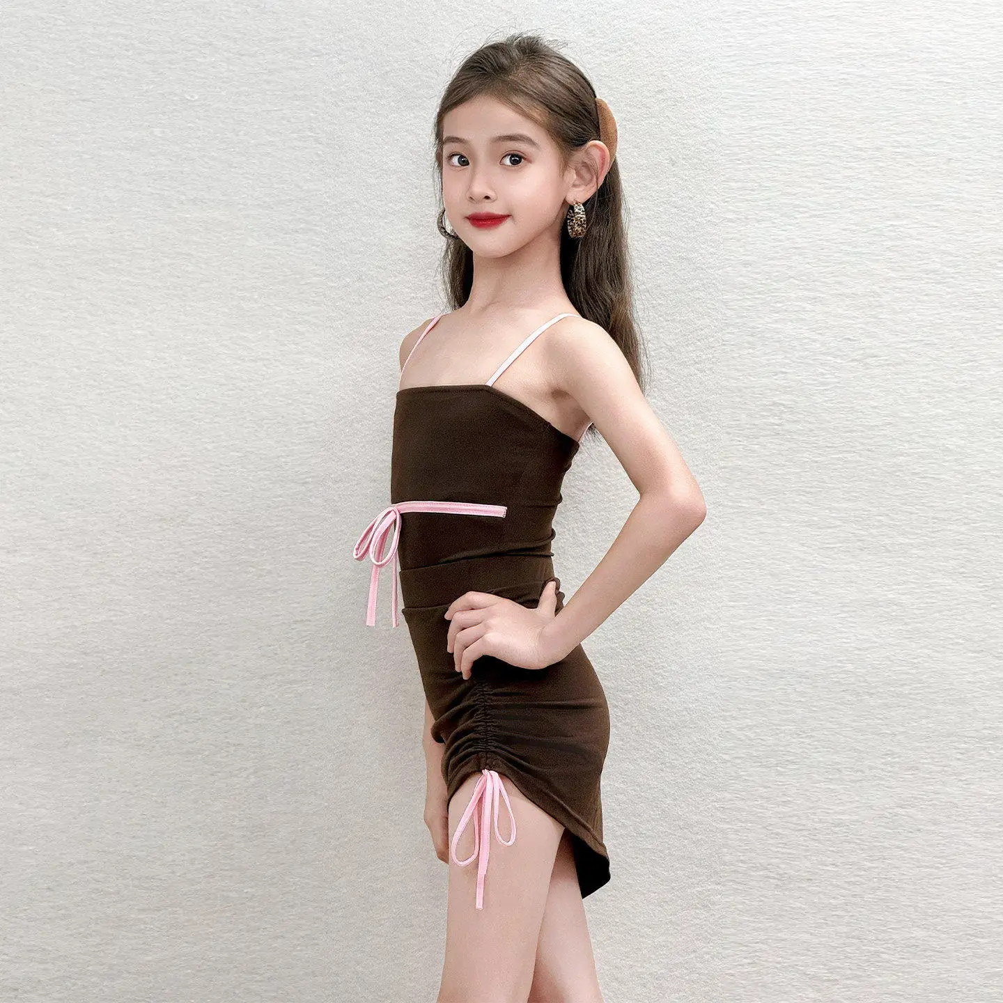 Fashion Latin Dance Practice Clothes For Girls Sling Tops Split Skirts Suit Samba Chacha Tango Kids Latin Dance Costumes XH4976
Fashion Latin Dance Practice Clothes For Girls Sling Tops Split Skirts Suit Samba Chacha Tango Kids Latin Dance Costumes XH4976