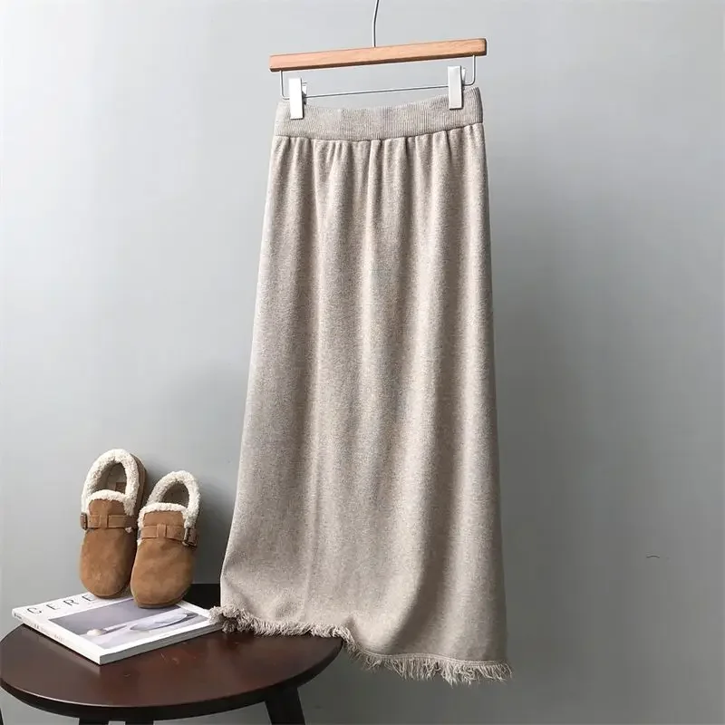 Simplicity Fashion Female Straight Tassel Knitted Skirt Autumn Korean All-match Solid High Waist Skirts Women's Clothing P182
Simplicity Fashion Female Straight Tassel Knitted Skirt Autumn Korean All-match Solid High Waist Skirts Women's Clothing P182