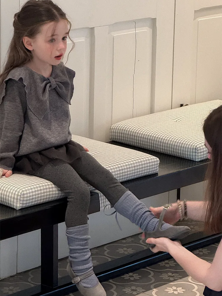 Girls' Suit 2025 Autumn New Childrens Wear Korean Girl Baby Bow Knit Top Net Gauze Skirt Solid Color Leggings Two-piece Set
Girls' Suit 2025 Autumn New Childrens Wear Korean Girl Baby Bow Knit Top Net Gauze Skirt Solid Color Leggings Two-piece Set