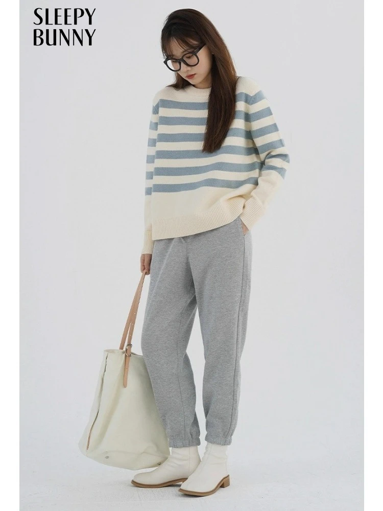 Warm Fleece Sweatpants for Women Elastic Waist Drawstring Jogger Pants Winter Thick Casual Sports Trousers Cuffed Hem Cozy Fit
Warm Fleece Sweatpants for Women Elastic Waist Drawstring Jogger Pants Winter Thick Casual Sports Trousers Cuffed Hem Cozy Fit