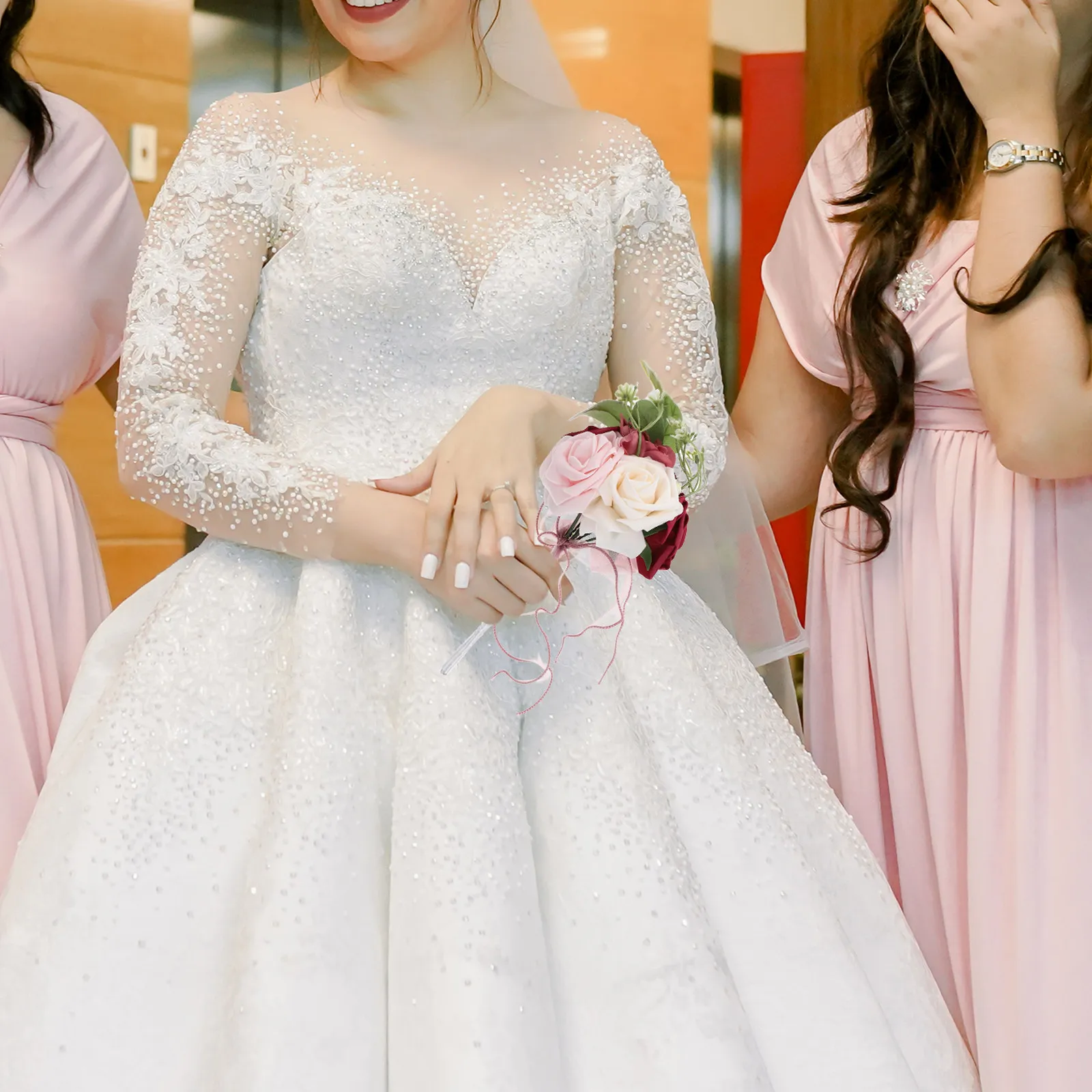 Artificial Rose Flower Bouquet Small Exquisite Handheld Bridal Bouquet Delicate Simulated Fake Rose Ornament for Wedding Home
Artificial Rose Flower Bouquet Small Exquisite Handheld Bridal Bouquet Delicate Simulated Fake Rose Ornament for Wedding Home