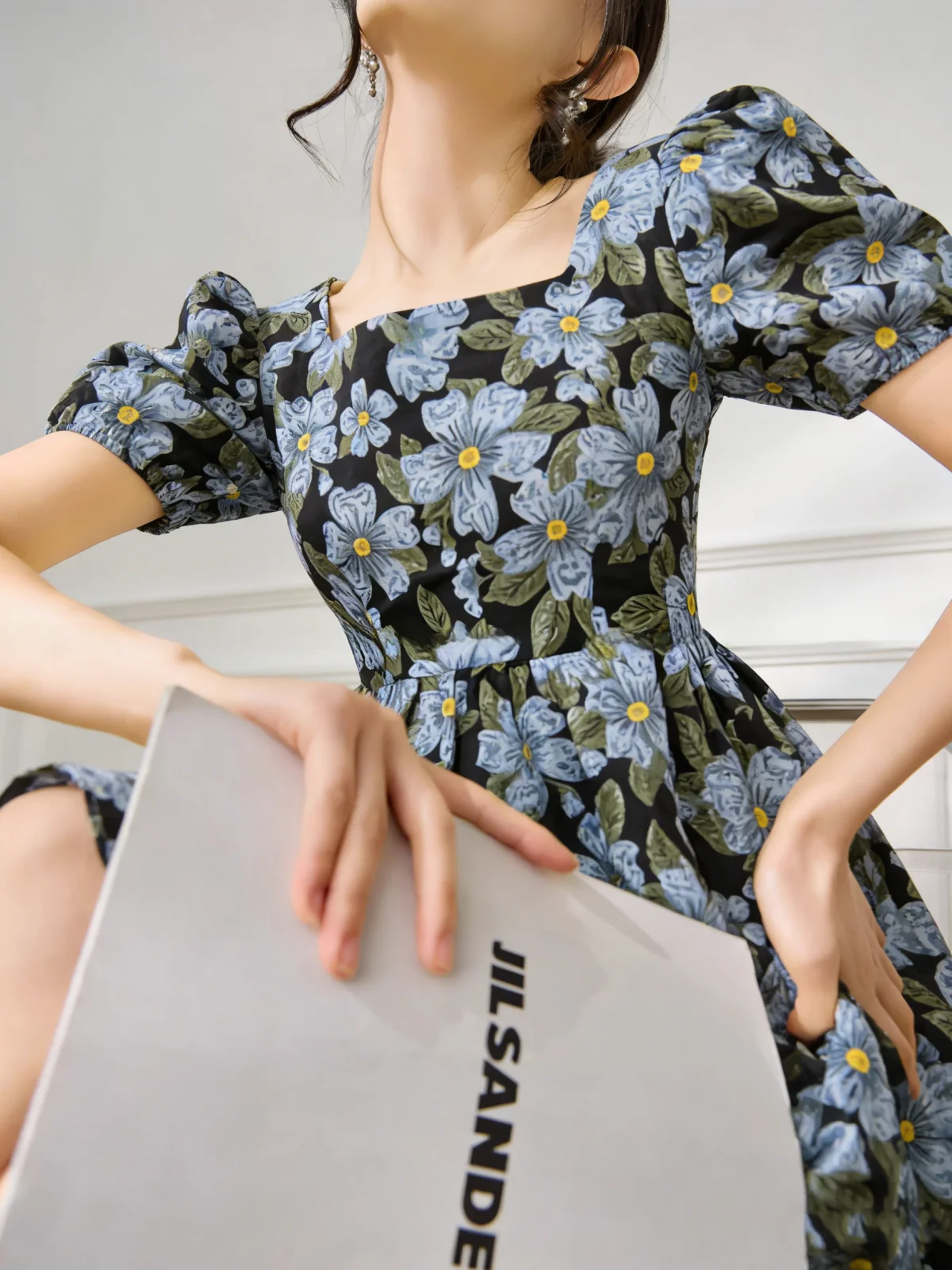 Elegant Floral Print Short Dress Women's Design Bubble Sleeve Slimming Waist High Waist A-Line Skirt Long Sleeve Casual Dress
Elegant Floral Print Short Dress Women's Design Bubble Sleeve Slimming Waist High Waist A-Line Skirt Long Sleeve Casual Dress