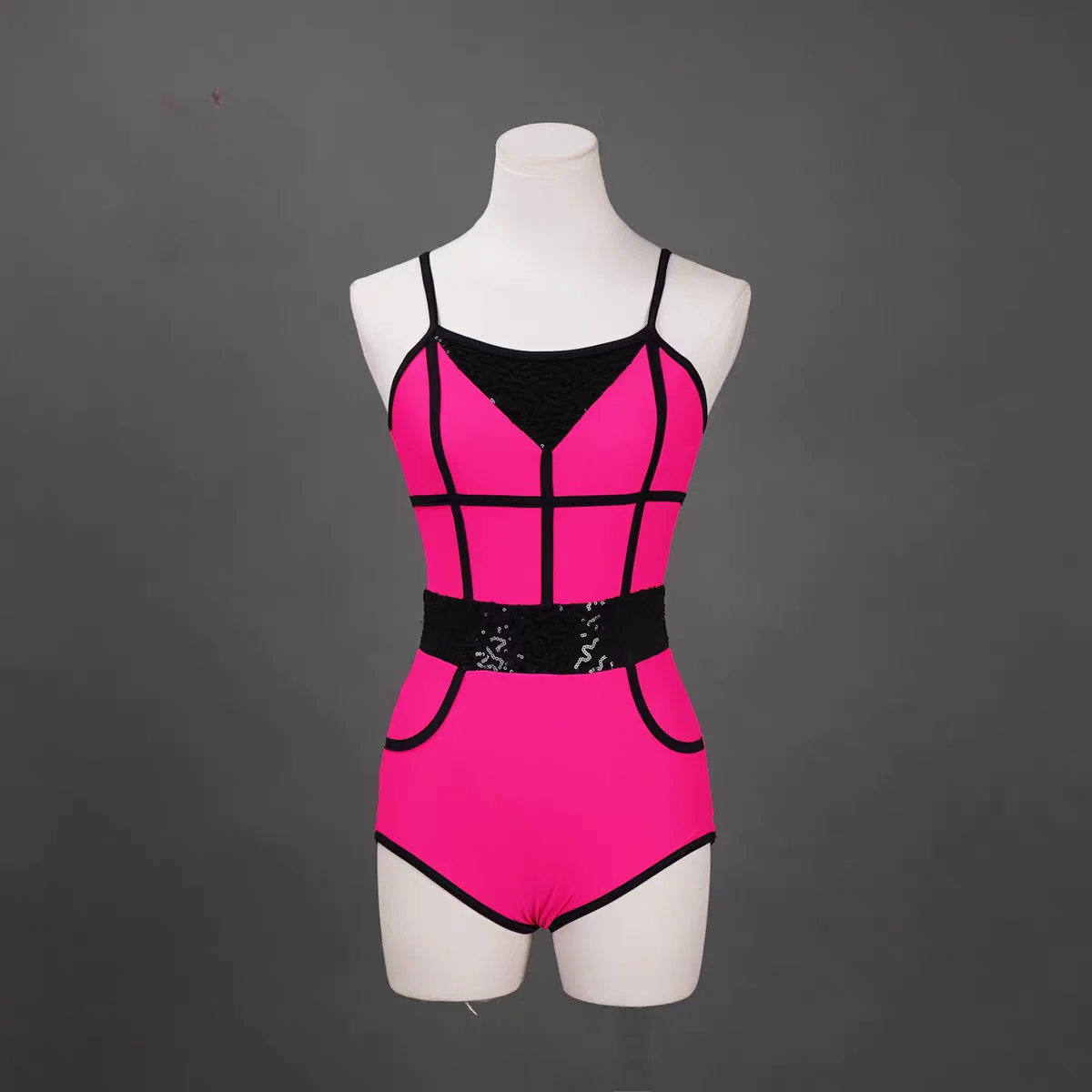 Индивидуальные профессиональные костюмы для джаза и латиноамериканских танцев любого цвета, женская танцевальная одежда, юбка для тренировок и выступлений с блестящими пайетками
Индивидуальные профессиональные костюмы для джаза и латиноамериканских танцев любого цвета, женская танцевальная одежда, юбка для тренировок и выступлений с блестящими пайетками