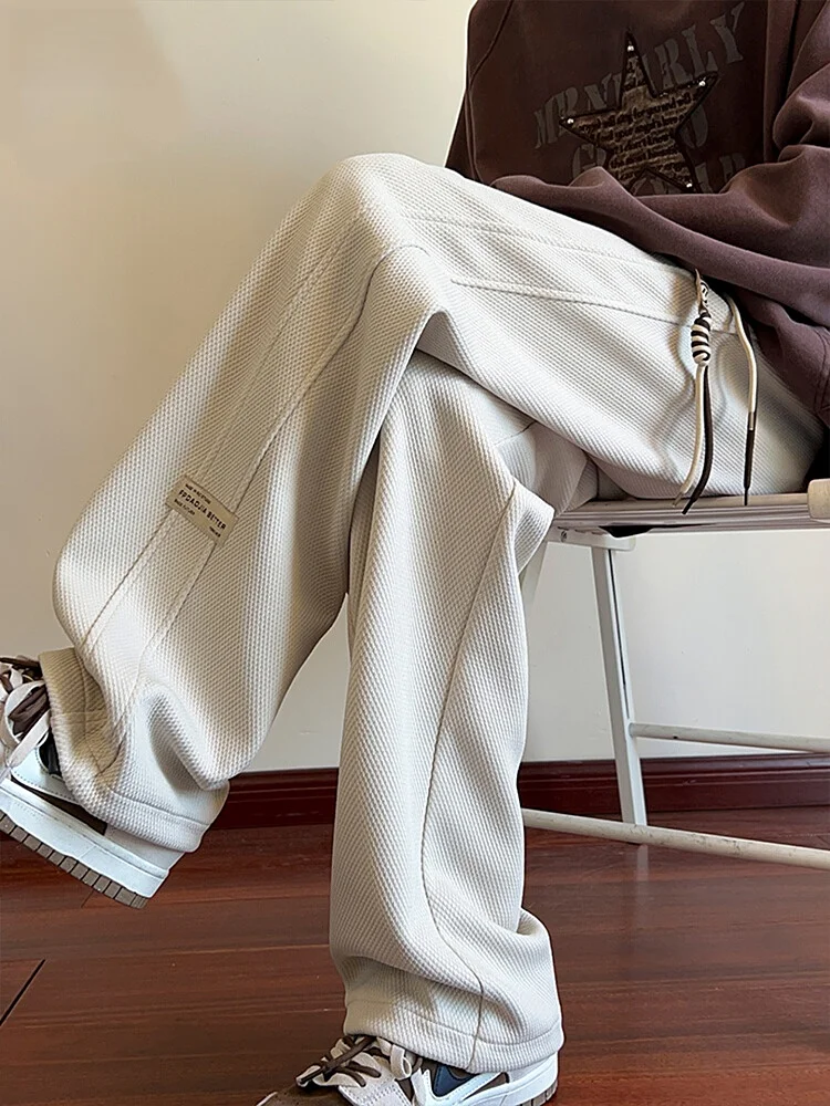 Свободные повседневные мужские длинные брюки на весну-осень, прямые широкие брюки, модные молодежные спортивные брюки для отдыха
Свободные повседневные мужские длинные брюки на весну-осень, прямые широкие брюки, модные молодежные спортивные брюки для отдыха